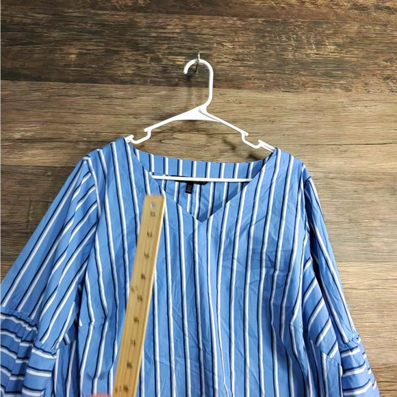 White House Black Market Blue Striped Blouse - Picture 4 of 10
